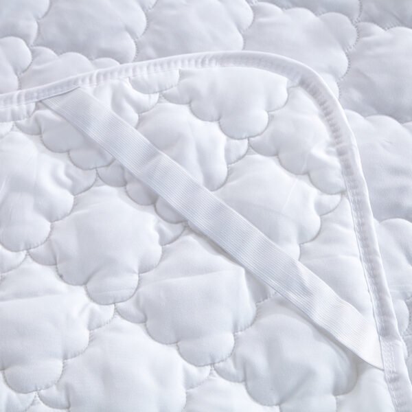 Non-waterproof Mattress Protector